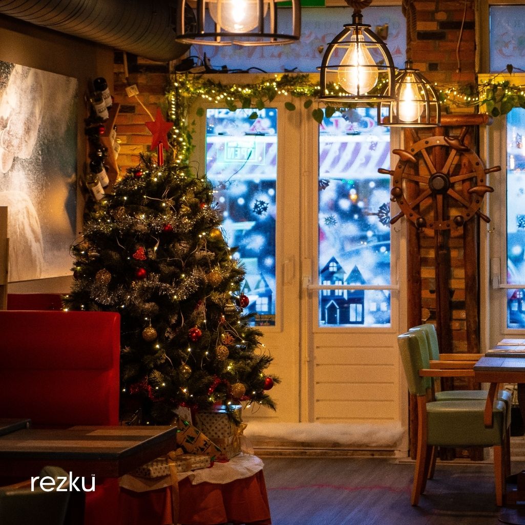 How to Increase Restaurant Holiday Sales: 10 Proven Tactics