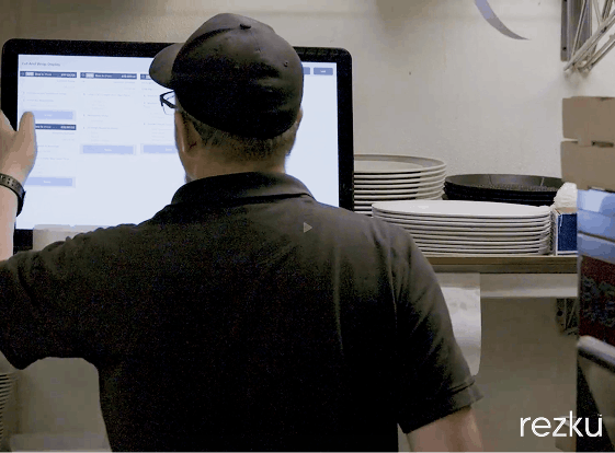 How Restaurants Use a Kitchen Display System (KDS) to Improve Speed and Accuracy